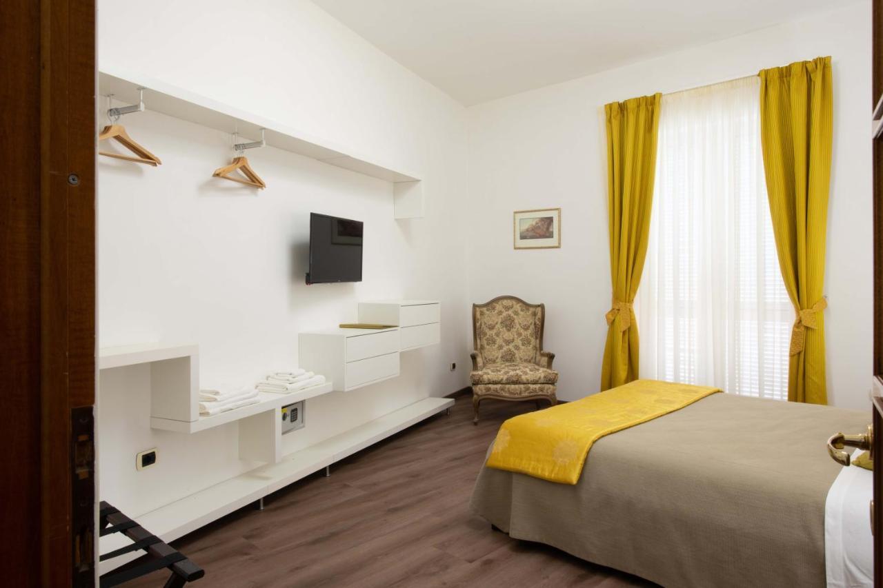 L'Insolita Reggia Caserte Extérieur photo