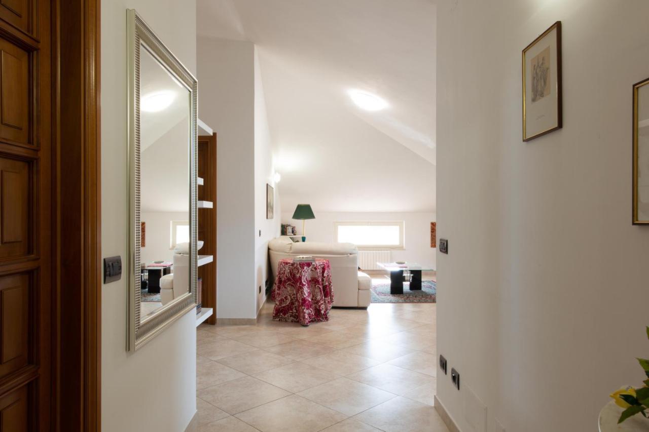 L'Insolita Reggia Caserte Extérieur photo