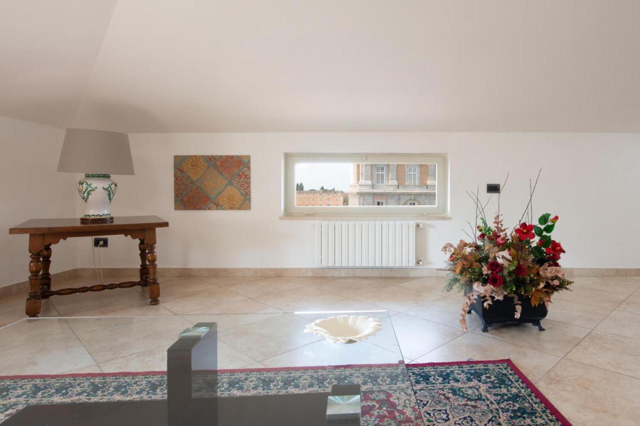 L'Insolita Reggia Caserte Extérieur photo