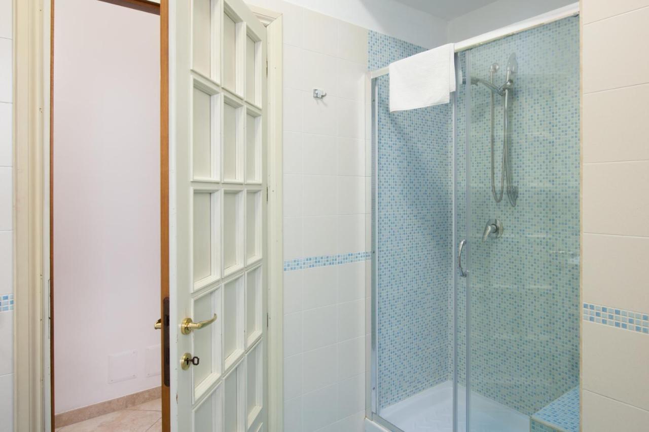 L'Insolita Reggia Caserte Extérieur photo