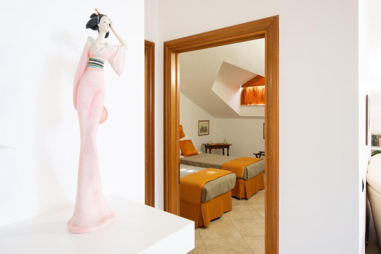 L'Insolita Reggia Caserte Extérieur photo