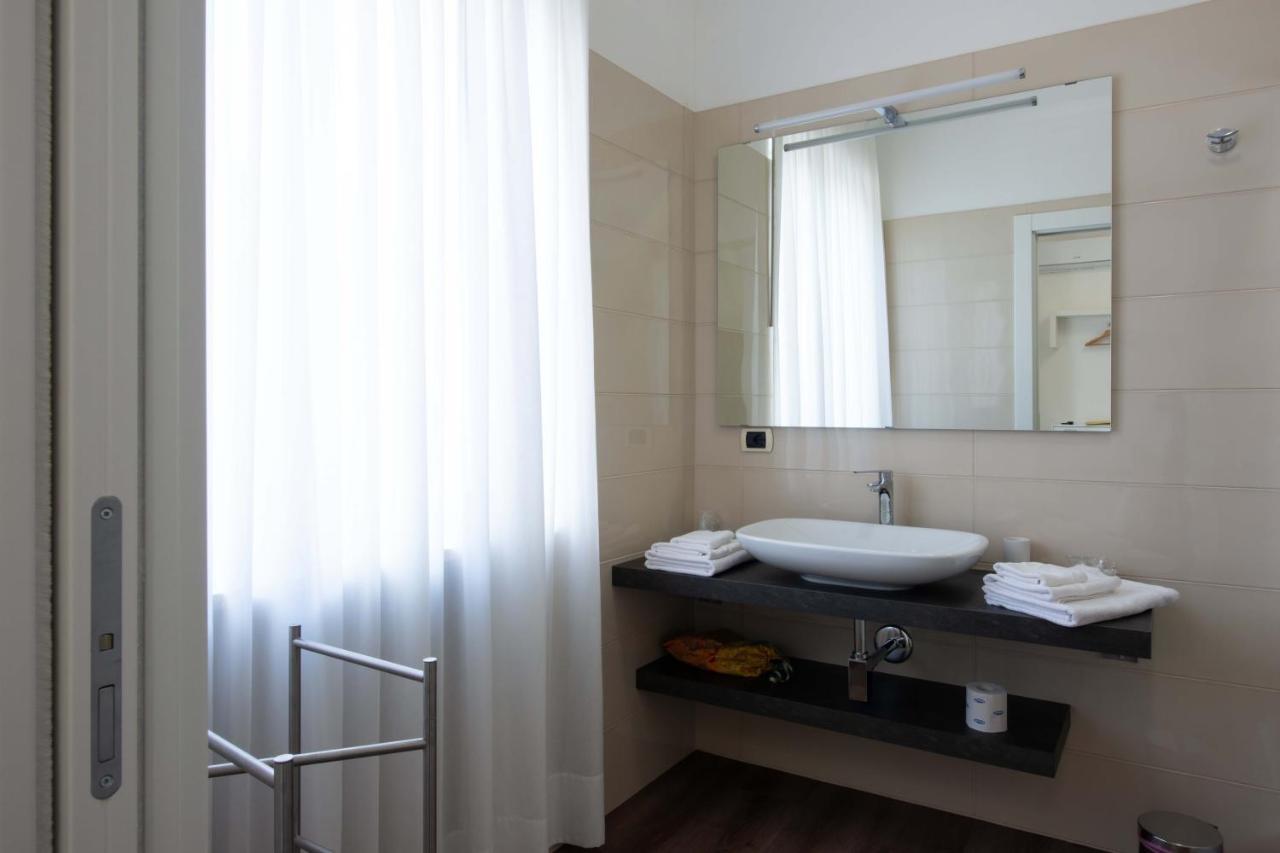 L'Insolita Reggia Caserte Extérieur photo