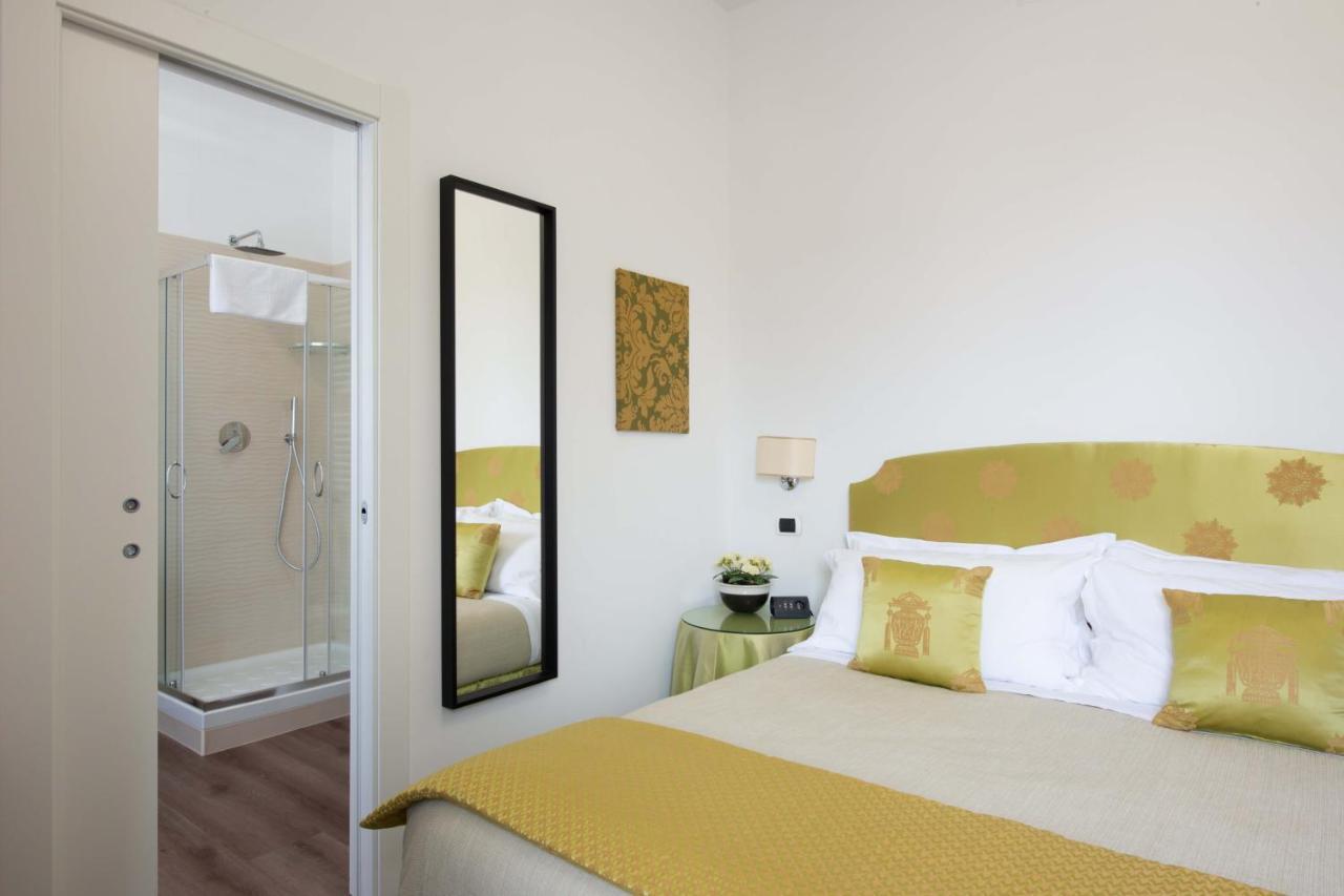 L'Insolita Reggia Caserte Extérieur photo