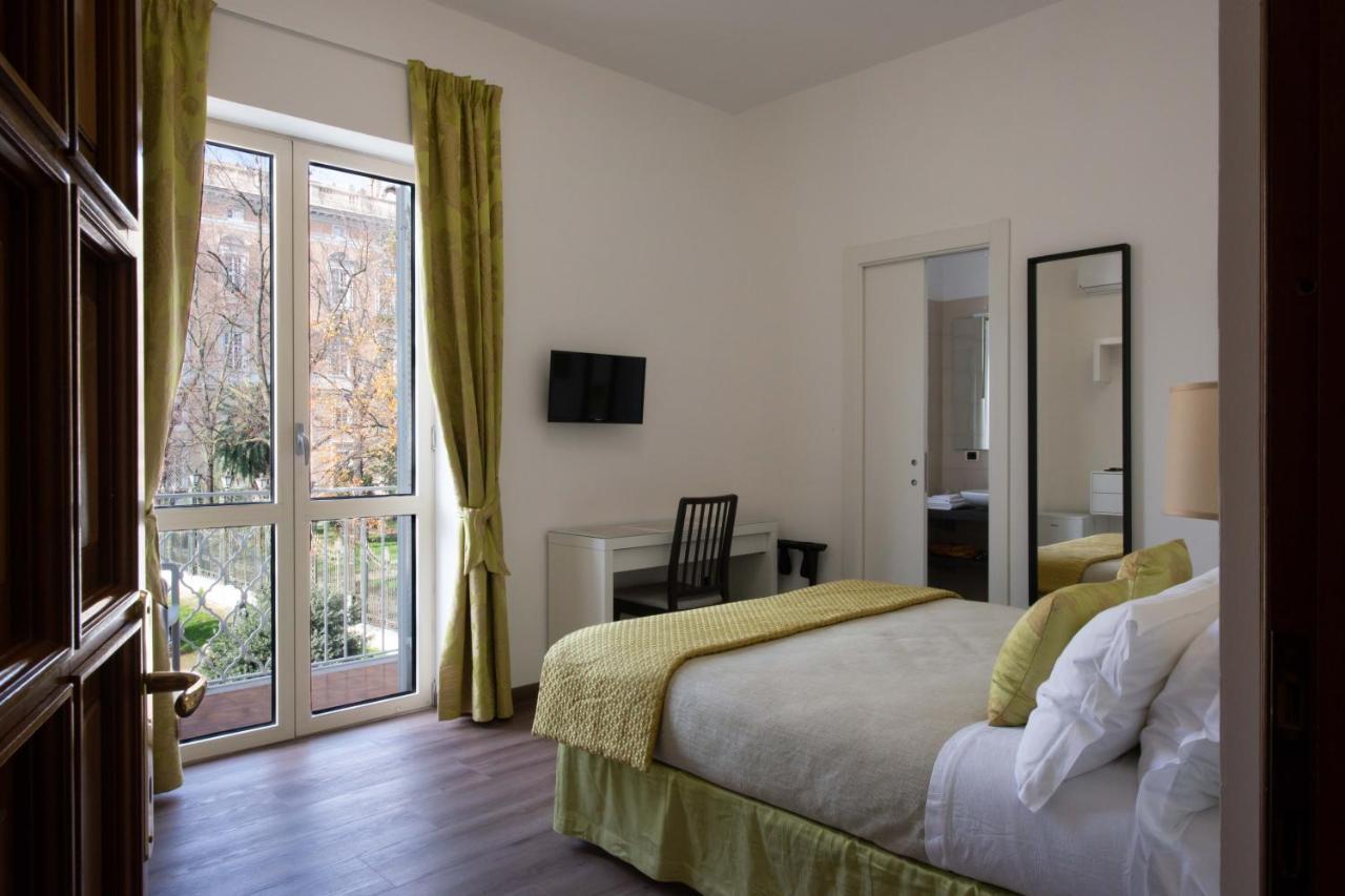 L'Insolita Reggia Caserte Extérieur photo